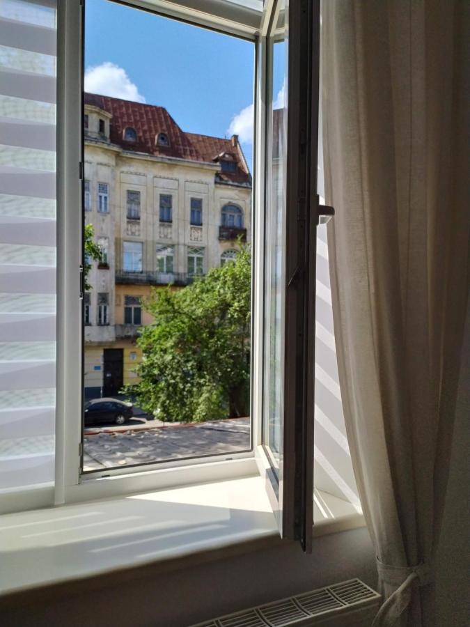 Двоповерхові Апартаменти Мілена У Центрі З Балконом Та Паркінгом Lviv Exterior photo